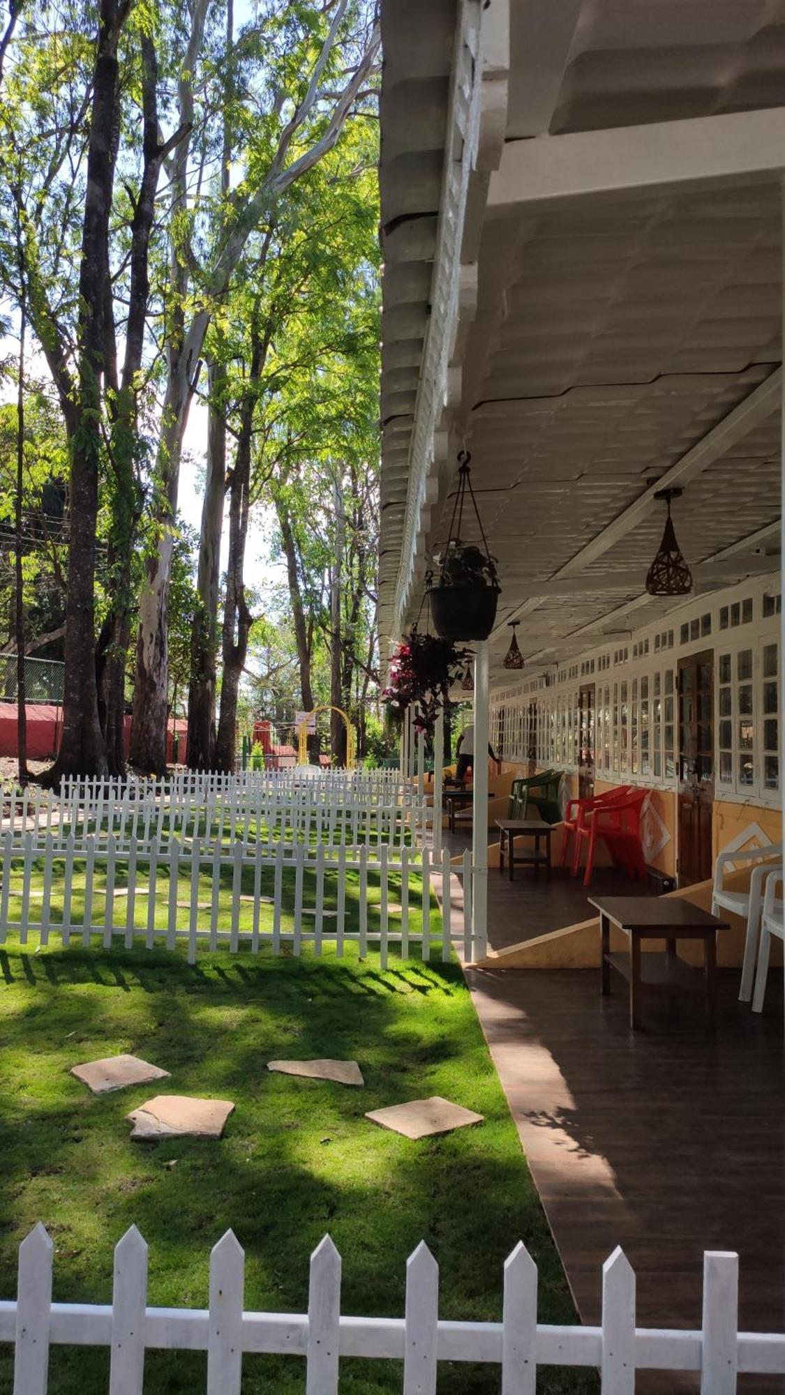 Citadel Resort Panchgani Extérieur photo